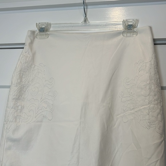 Gianni Bini off White Mini Pencil Skirt for Work - Picture 3 of 10